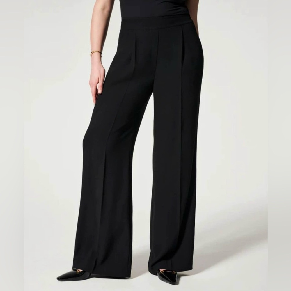 SPANX: Carefree Crepe Pleated Trouser/dress pants in black, Size XS